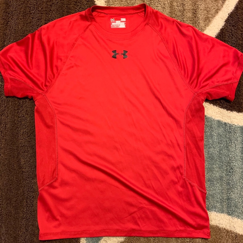 Men’s Under Armour red shirt